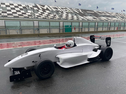 En piste en Formule Renault 2.0 lors d'un stage de pilotage avec Mercury Silver