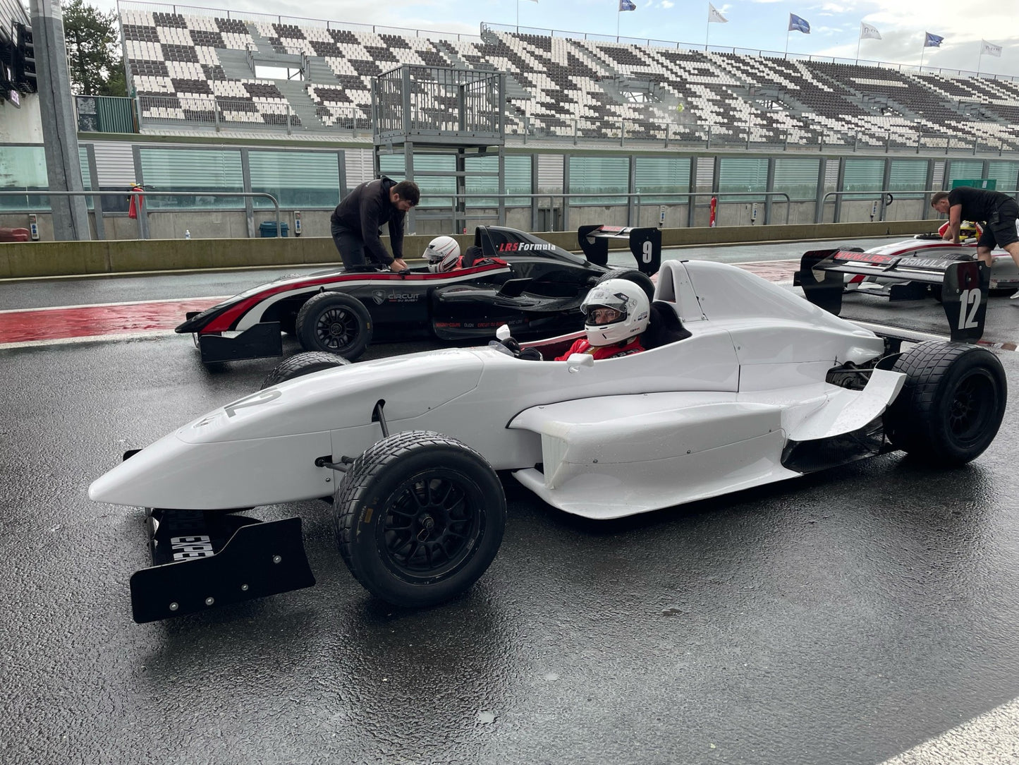 Tatuus Formule Renault 2.0 Mercury Silver en stage de pilotage Magny-Cours