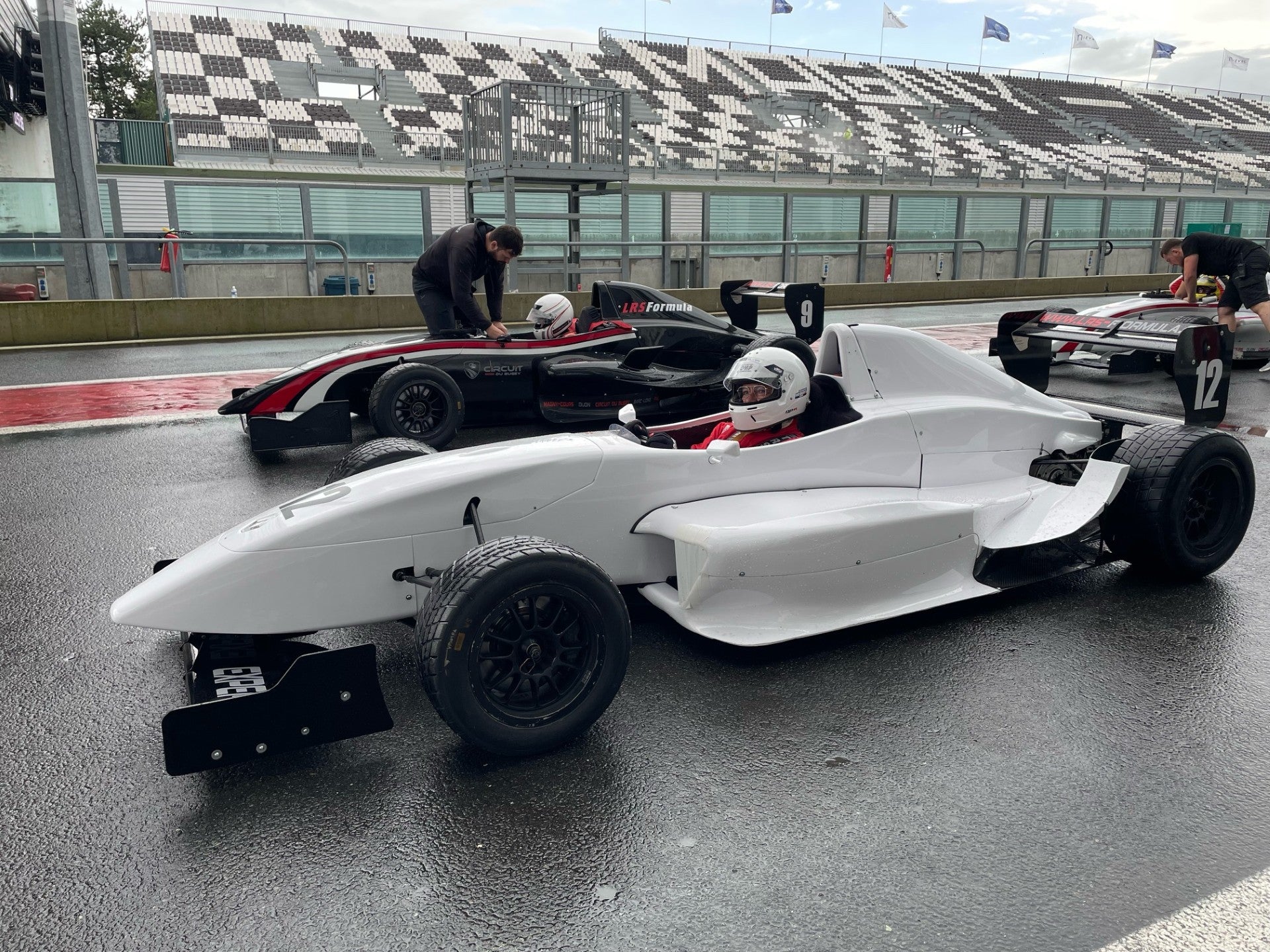 Tatuus Formule Renault 2.0 Mercury Silver en stage de pilotage Magny-Cours