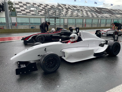 Tatuus Formule Renault 2.0 Mercury Silver en stage de pilotage Magny-Cours