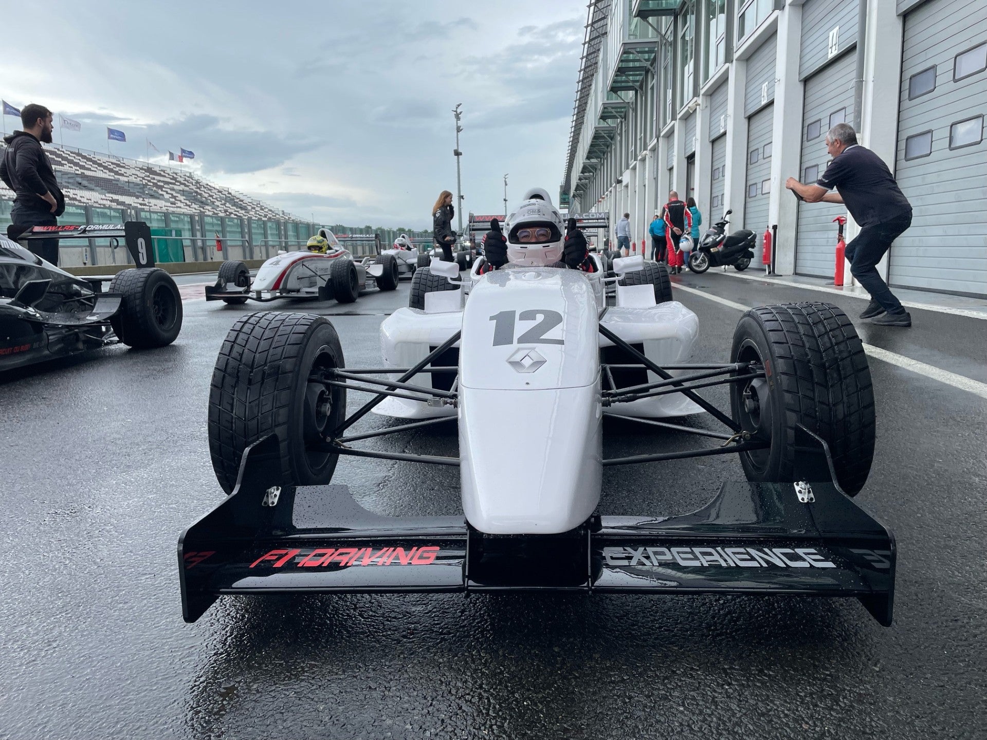Plaisir de piloter une Formule Renault 2.0 avec Mercury Silver sur le Circuit de Nevers Magny-Cours