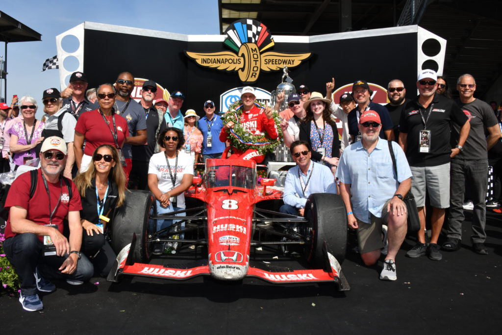 Indy 500 Mercury Silver sur le Victory Circle avec Marcus Ericsson, Vainqueur Indianapolis 500 en 2022