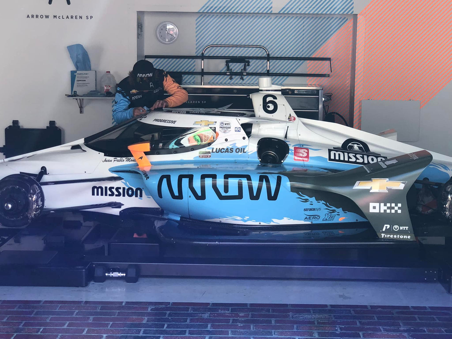 Indianapolis 500 Juan-Pablo Montoya Arrow McLaren SP... toujours en piste à Indy 500